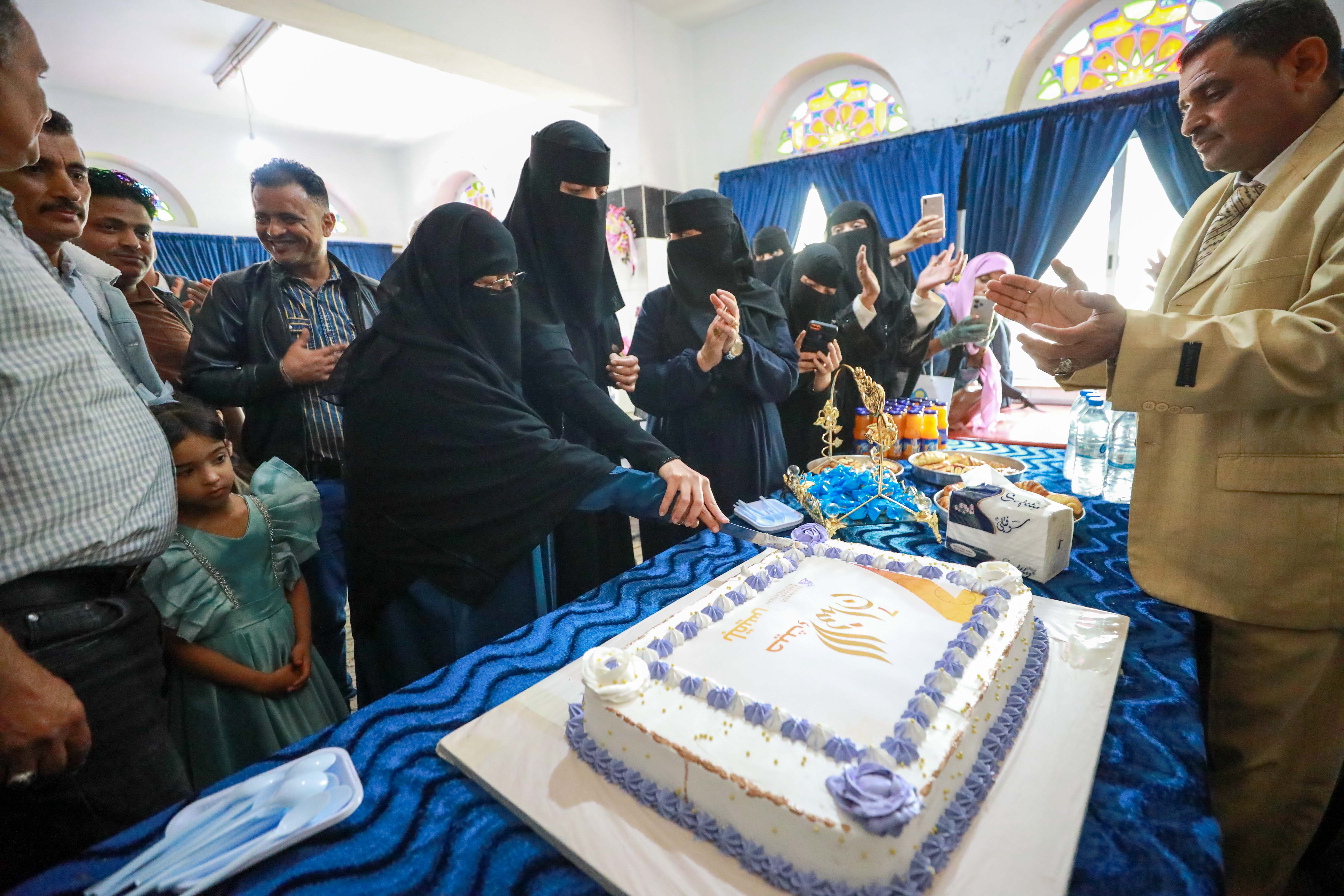 مؤسسة توكل كرمان تعيد تأثيث سكن الطالبات في جامعة تعز